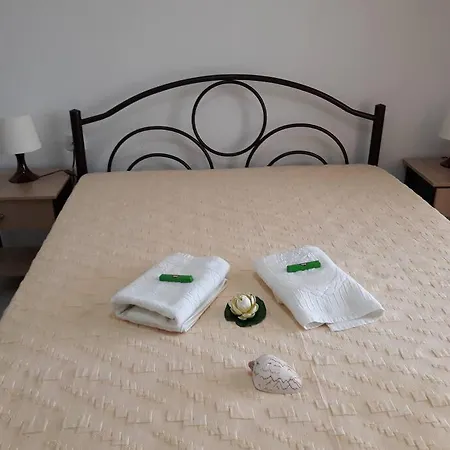 Sun & Shell Studio Apartment *