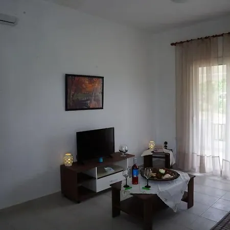 Sun & Shell Studio Apartment